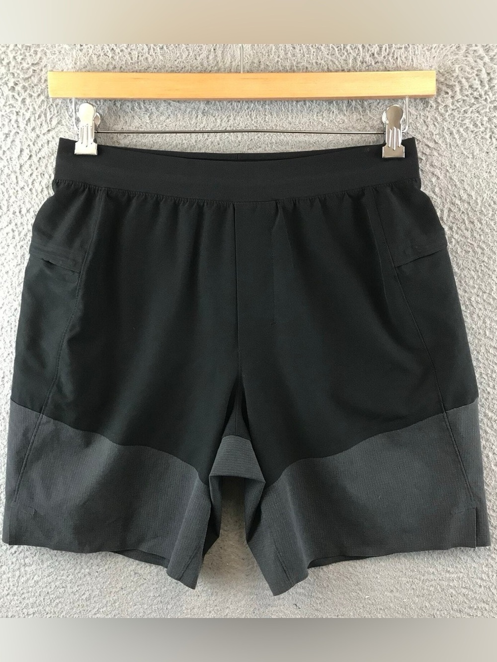 Men's Lululemon Two-Tone Train to Beach Athletic Shorts 8”